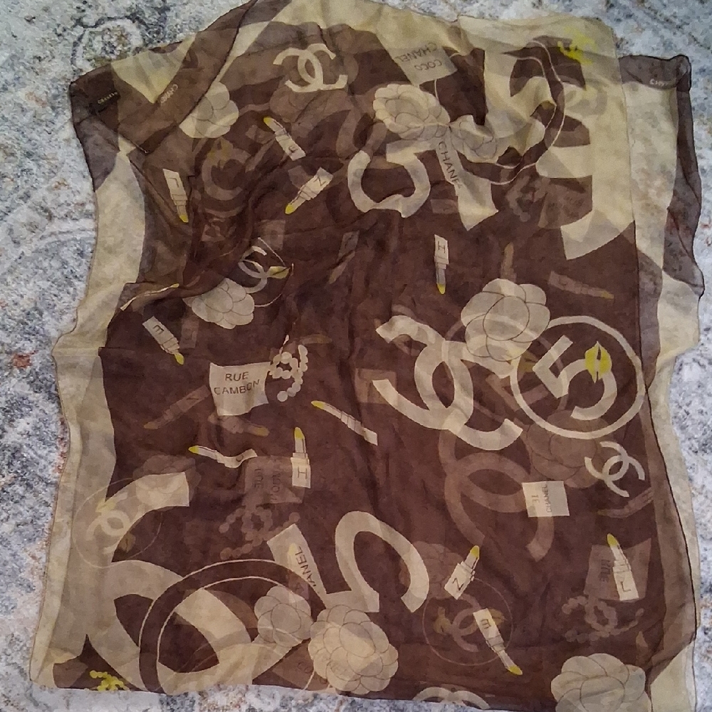 CHANEL SCARF